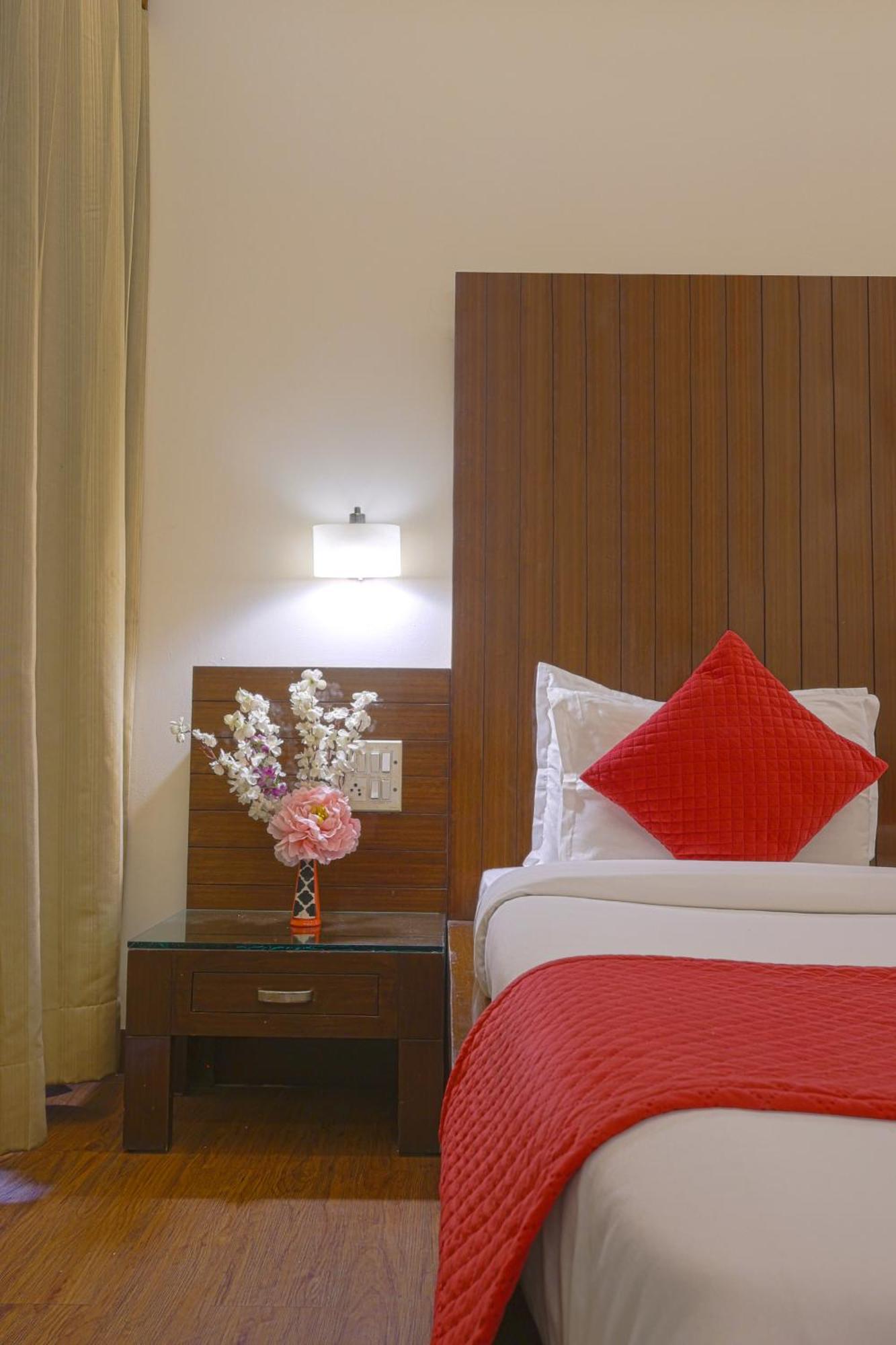 Hotel Haris Mg Road Gurugram Γκουργκάον Εξωτερικό φωτογραφία